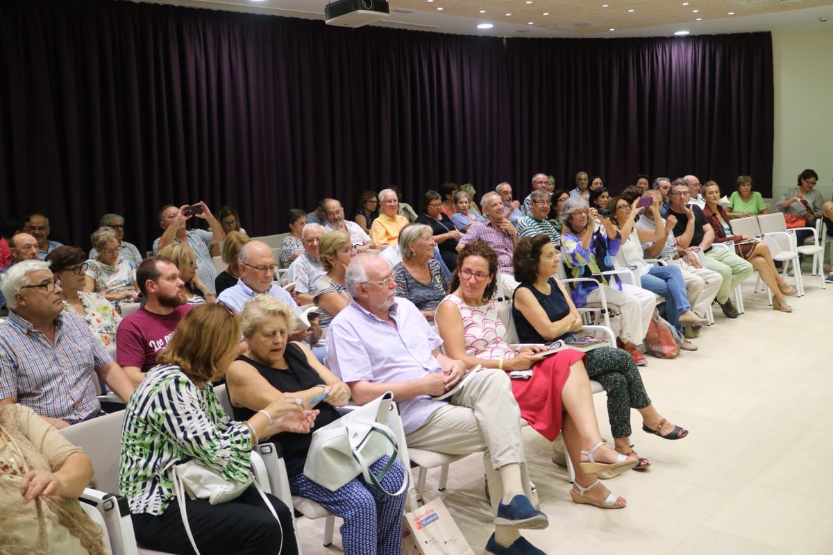 ÈXIT DE LA PRESENTACIÓ DEL LLIBRE D'ANTONI PONS